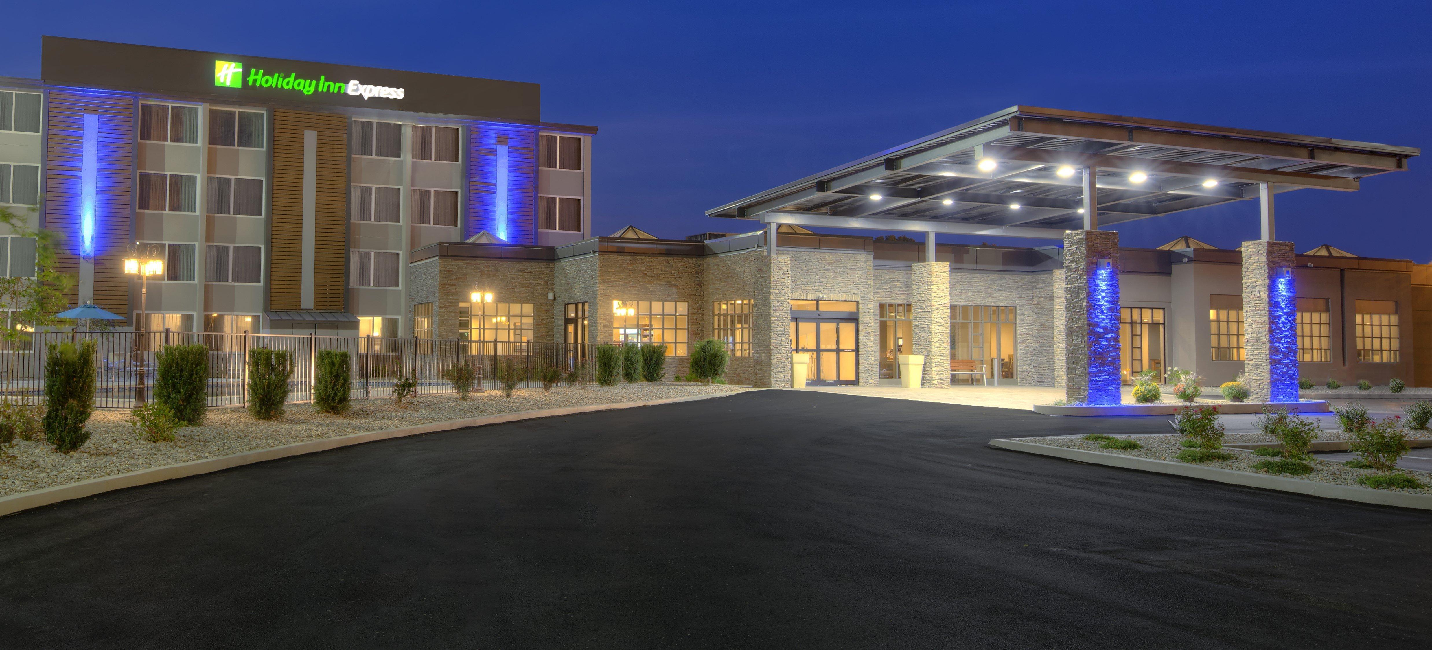 Holiday Inn Express Louisville Airport Expo Center, An Ihg Hotel Exterior photo